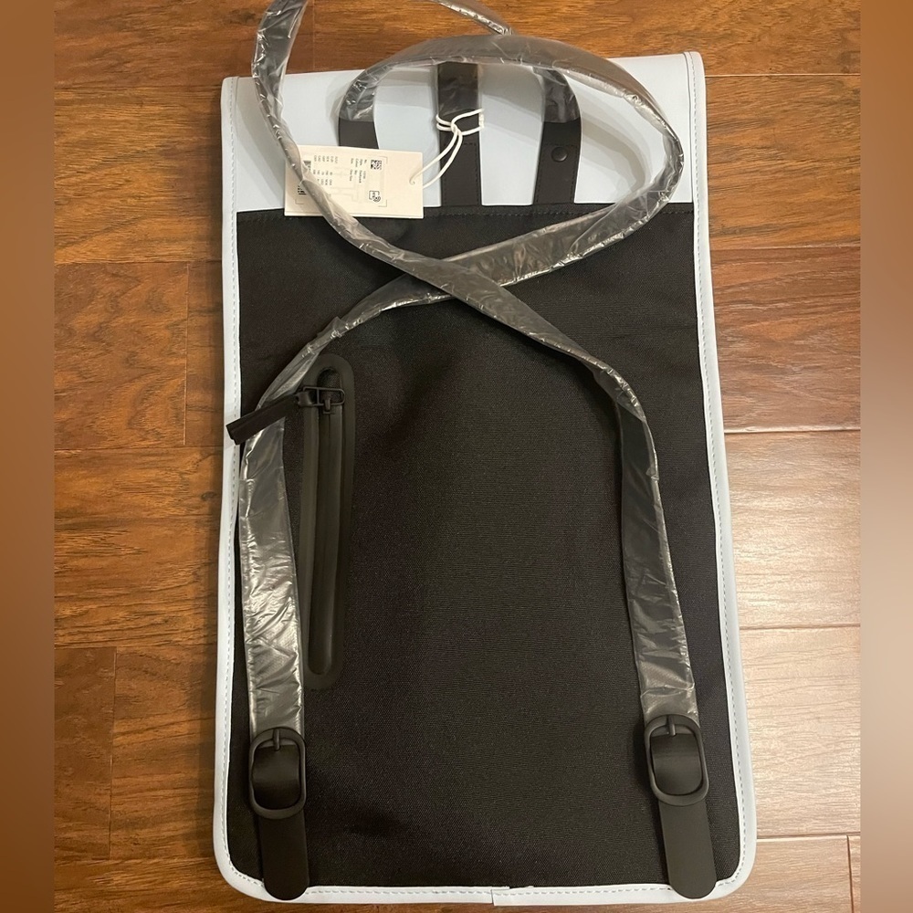 NWT Rains Classic Backpack Mini - Picture 4 of 4
